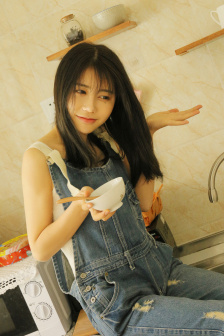 男生吻女美大腿视频免费